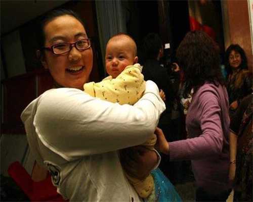 中国的代孕妈妈：孕期水肿，对准妈妈和胎儿都